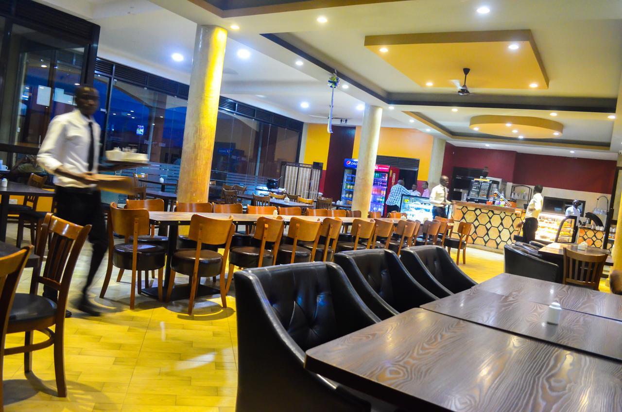 Igar Plaza Hotel Jinja Exteriér fotografie